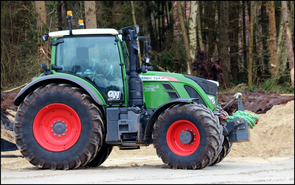 Fendt_724Vario_Olav.thumb.jpg.3f0d826fc0ac74319d48263c143e4b90.jpg