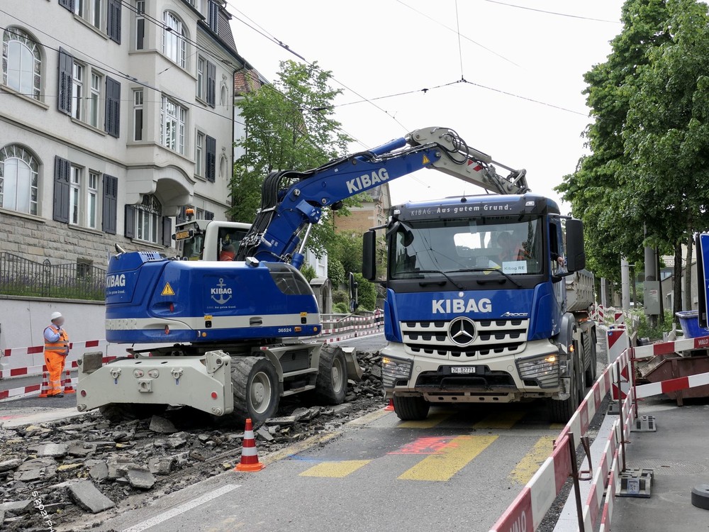 Kibag_GleisabbruchZH_7.thumb.jpg.b279c5a4508977d66e781032ef1436b6.jpg