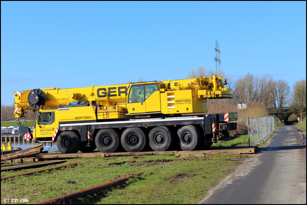 Liebherr_LTM1100-51_Gertzen.thumb.jpg.1dff3595fa45c3e70d1a80c09f65b0d9.jpg