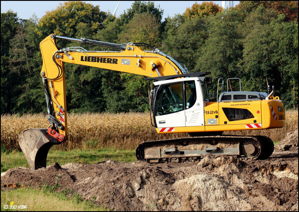 Liebherr_R924_HJA.thumb.jpg.a0bbf0131bcb1e9c2098b25479880ab7.jpg