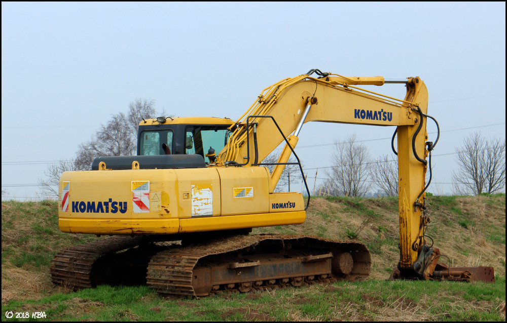 Komatsu_PC210LC-7_Einemann3.thumb.jpg.b3269de75c8a7740aa574b4fbe28d62c.jpg