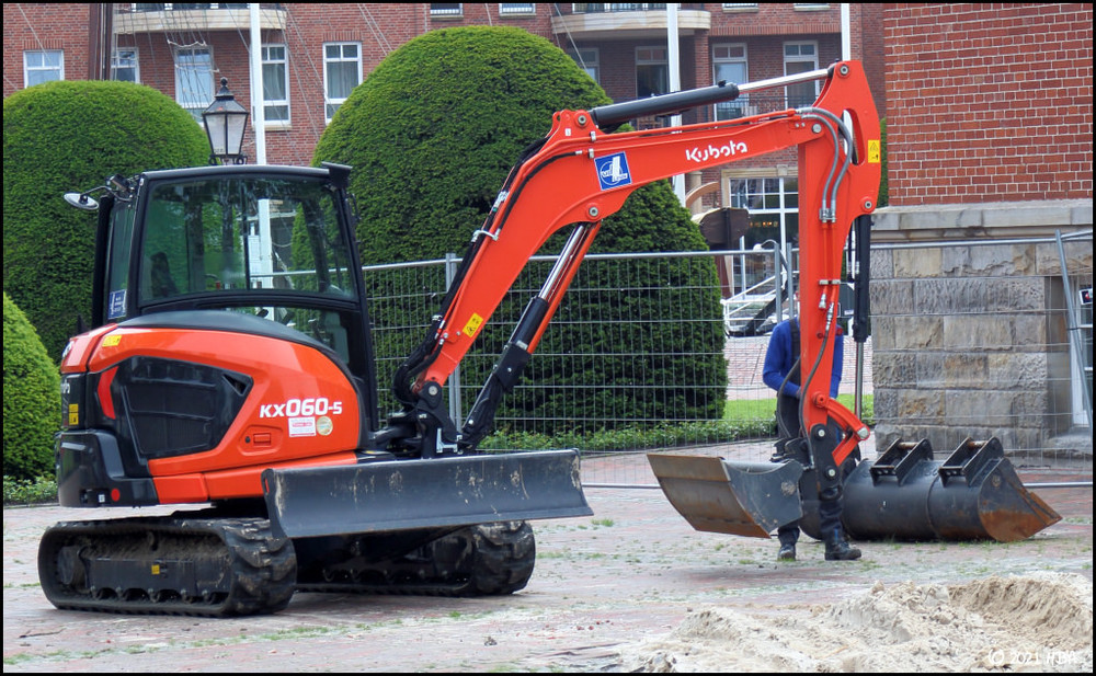 Kubota_KX060-5.thumb.jpg.d9cfe1922f6b33f02dd85a80d71e1323.jpg