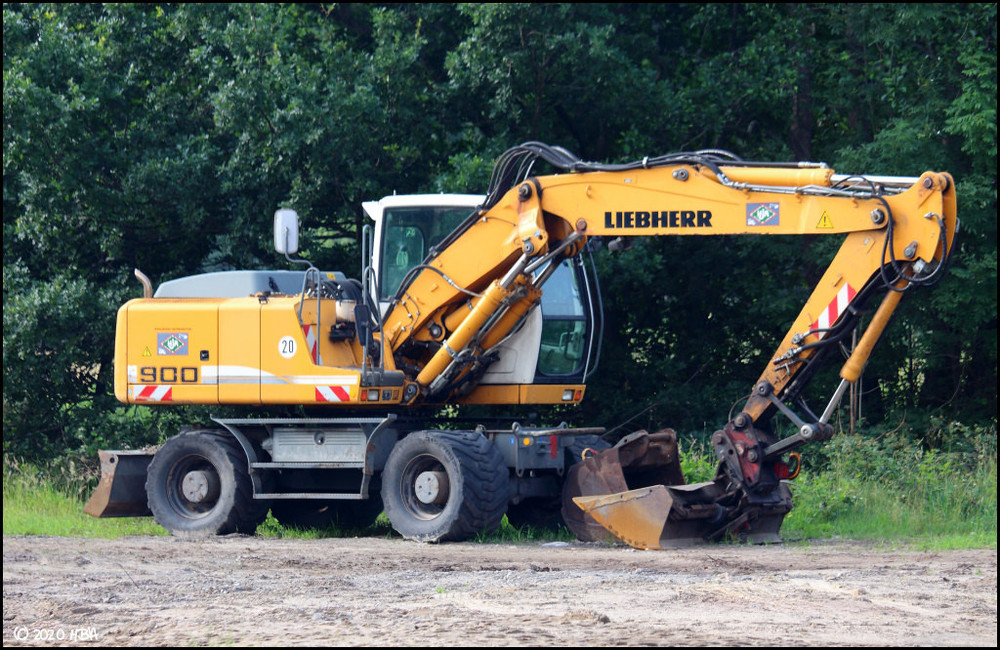 Liebherr_A900_HJA.thumb.jpg.94aa7a82b3ff994c6d83758e9e6c09cb.jpg