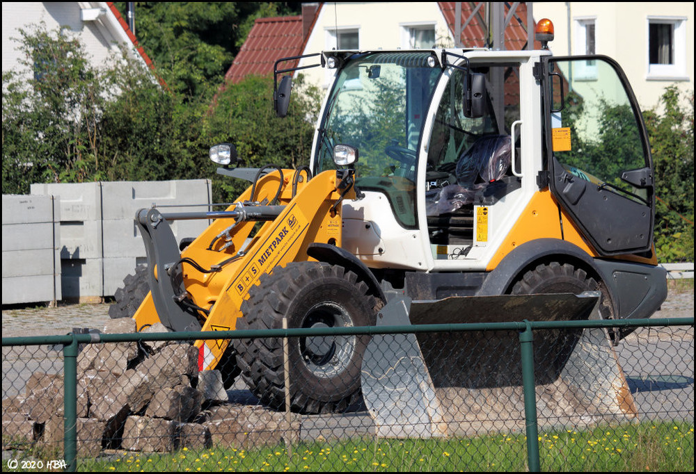 Liebherr_L506_Mietpark.thumb.jpg.b7344a9d9deef5003012c321c4d92594.jpg