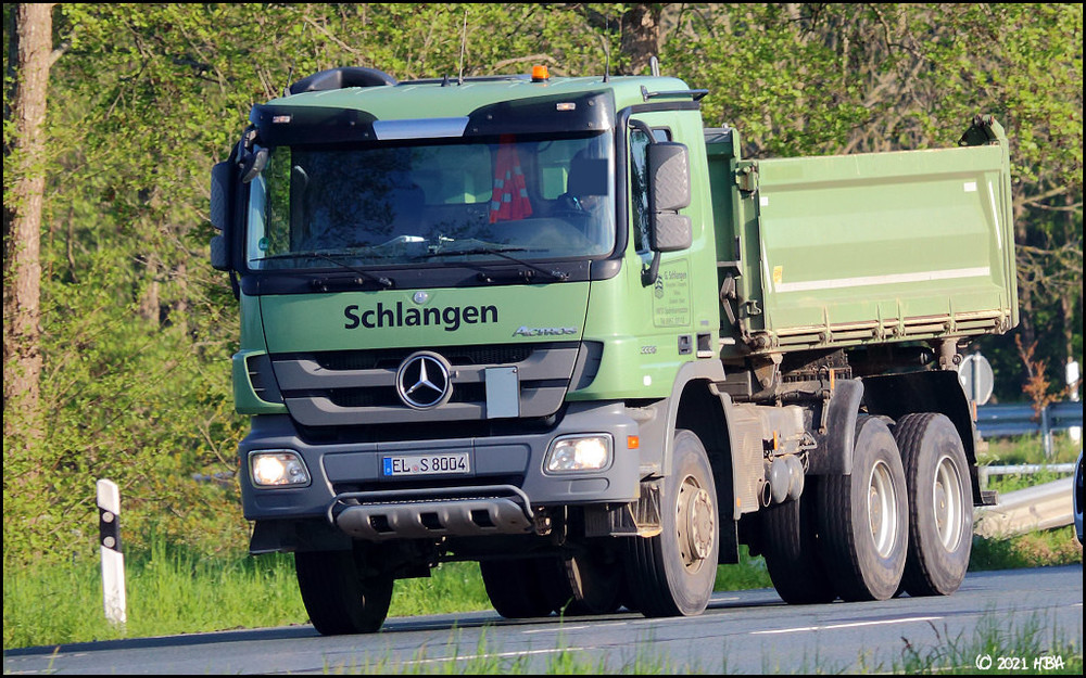 Mercedes_Actros3_3335_Schlangen.thumb.jpg.46fb256fe1f9329694b21acbdf171252.jpg