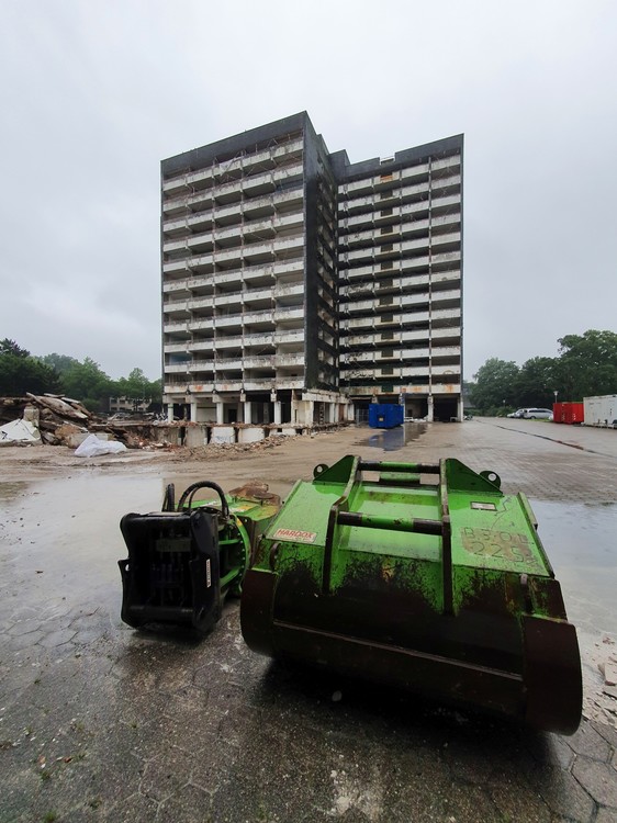 Abriss-Hochhaus-Gladbeck-14-07-2021_001.thumb.jpg.b7aea64df7772330f8db56d0b9a7d2f4.jpg