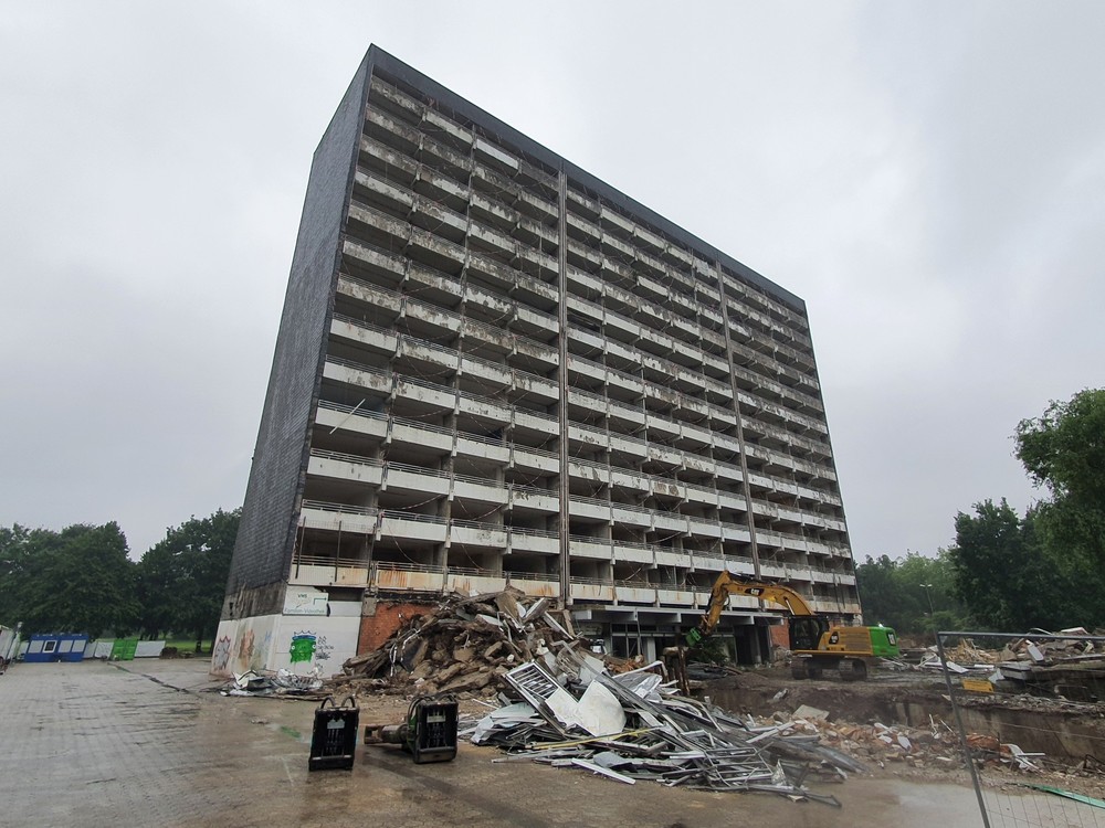 Abriss-Hochhaus-Gladbeck-14-07-2021_009.thumb.jpg.7f4aa3a05b35427de2acc08547fb28ae.jpg