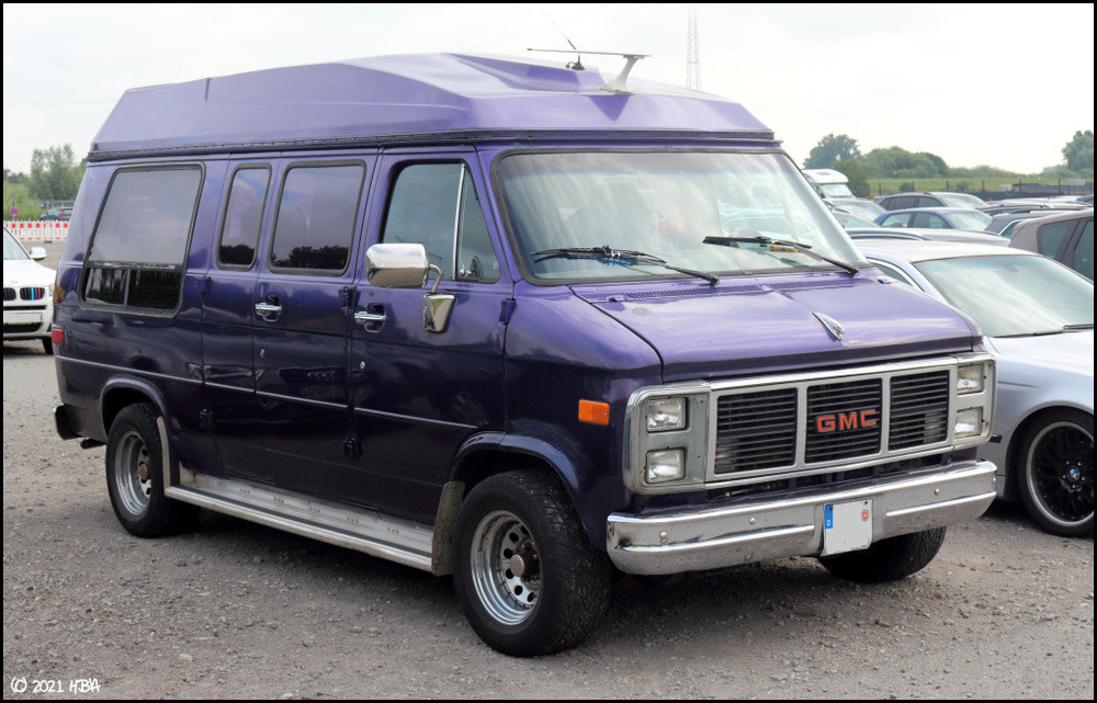 GMC_Vandura.thumb.jpg.8ce449eccb33a8cf8103a651d9950682.jpg