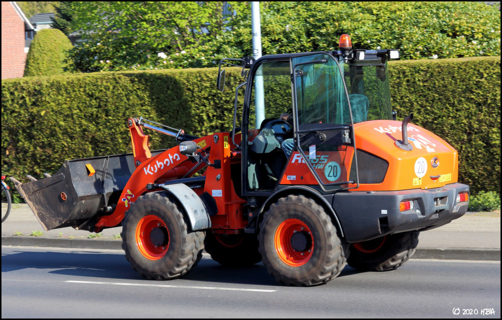 Kubota_R065HW.thumb.jpg.31b23cc4d20e41e335eb146bd16beab2.jpg