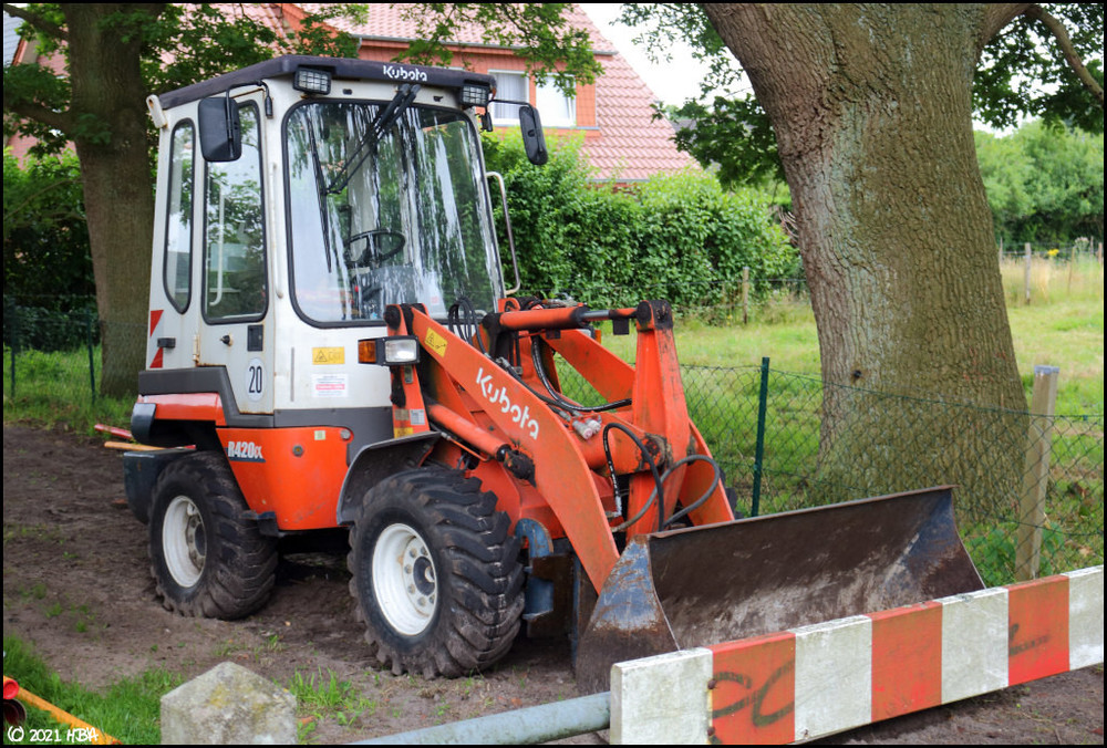 Kubota_R420a_Olliges.thumb.jpg.34c3cb1141f3b8726e7b0a6b5cbfc5ae.jpg