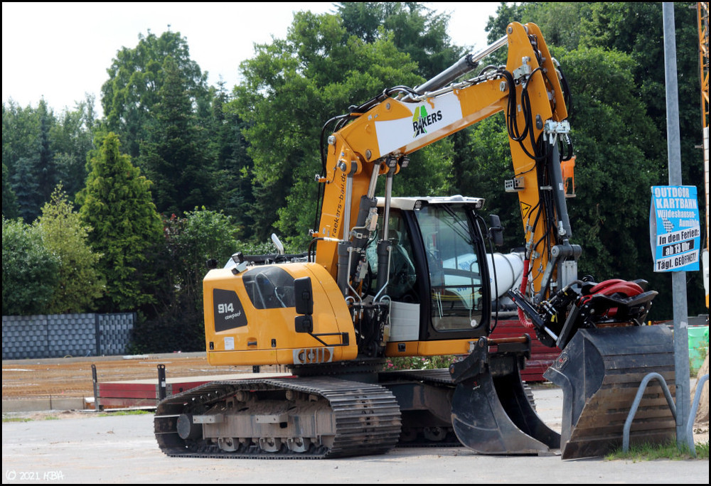 Liebherr_R914_Compact.thumb.jpg.46beab0a40f3384189fb7765dc9827d6.jpg