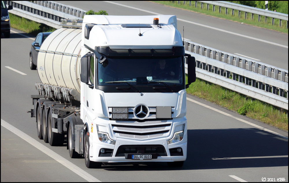 Mercedes_Actros4_1845_Tank_Imperial_Logistics.thumb.jpg.ca8f4627ad5d5f25435debb6febfa3fc.jpg