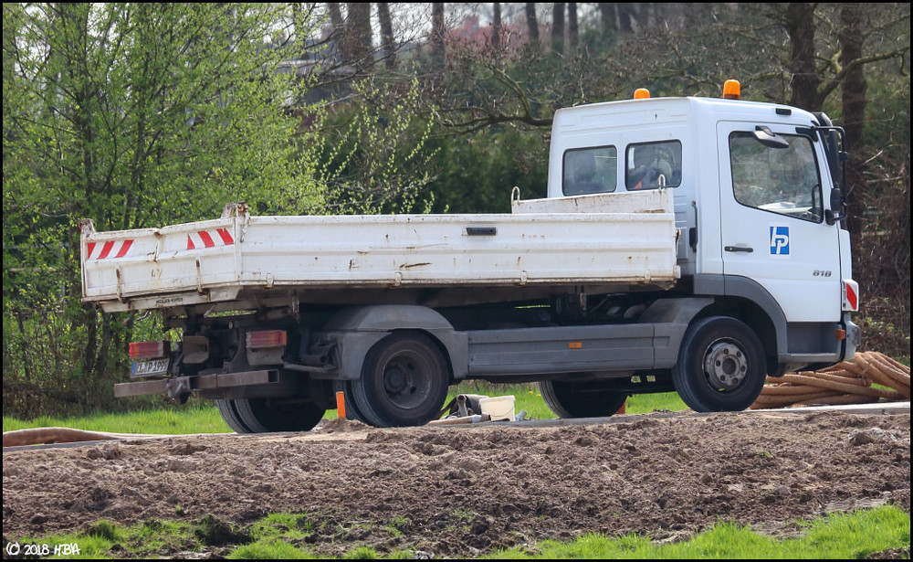 Mercedes_Atego818_Pape.thumb.jpg.2ee6580eda0151a5e3ac2cf59c08a7f4.jpg