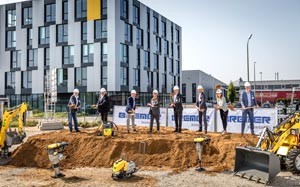 Mehr Informationen zu "Spatenstich für den Neubau"