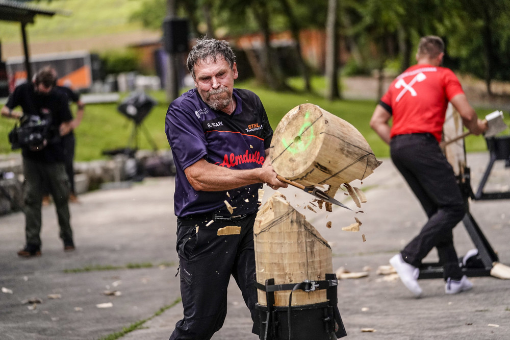 TIMBERSPORTS_Stefan__ding_Block_Chop.jpg