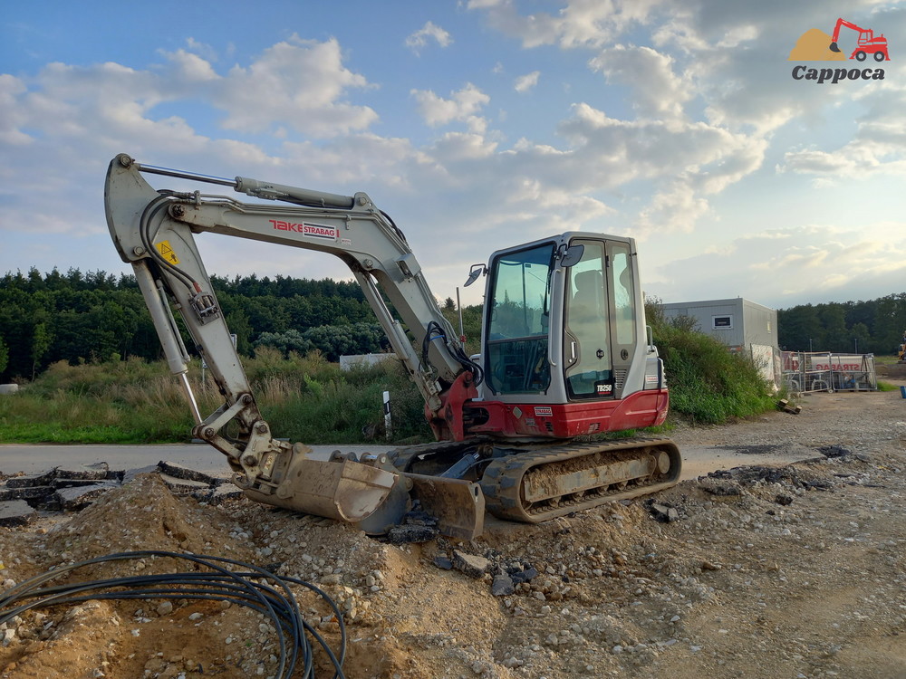 Takeuchi TB 250 Strabag.jpg