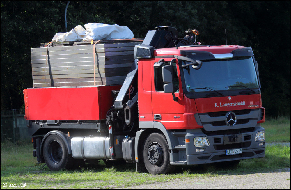 832759668_Mercedes_Actros3_1841Hiab_Langenscheidt.thumb.jpg.d6025437ebe1ec93dd200eb5a1528866.jpg