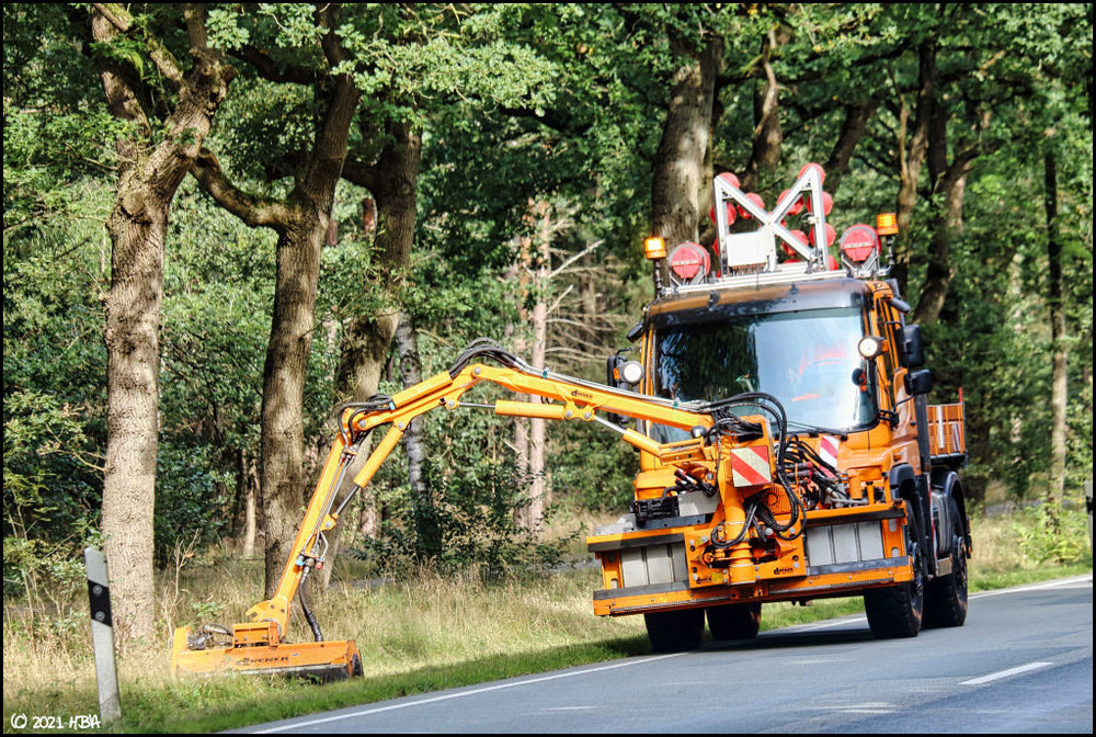 1976740504_Unimog_U400Dcker_Auslegermher_Straenmeisterei_PBG1.thumb.jpg.74ddbc33981cfc13ff221ea32ffde219.jpg