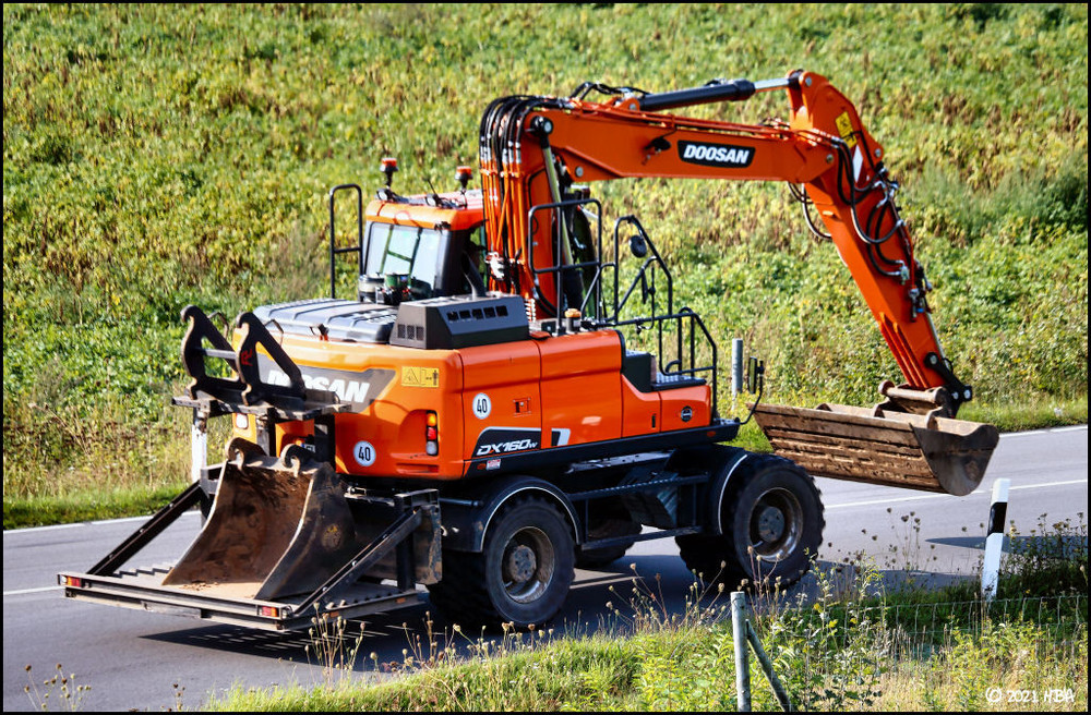 Doosan_DX160W_Halterung.thumb.jpg.43cd1db81c34a281dc75b4fcccc5b156.jpg