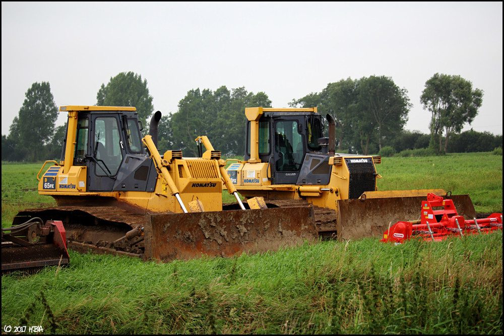 1528327732_Komatsu_D65PXD61PX.thumb.jpg.9d380b33d2344fc749701280261ca611.jpg