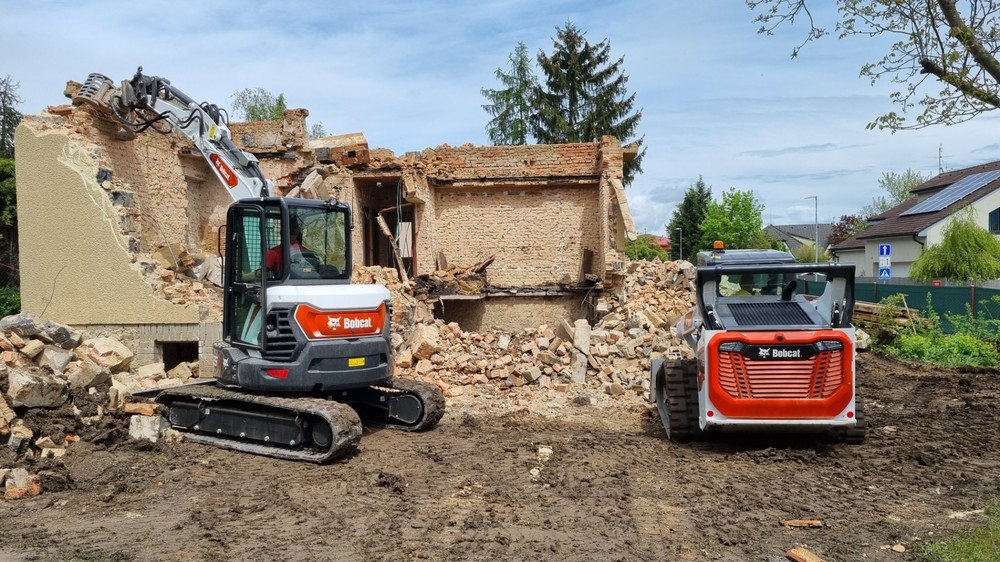 Bobcat Demolition (6).jpg