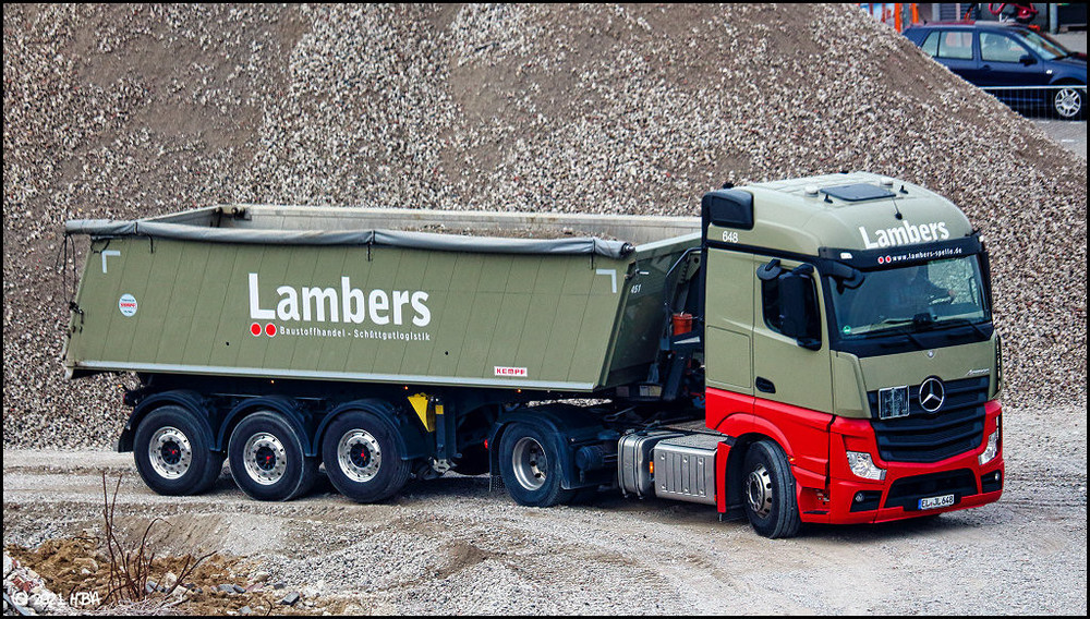 908899629_Mercedes_Actros4_1845Kempf_Lambers.thumb.jpg.c8dcf7e3acf1fc07ae5cfe61b9289a0f.jpg