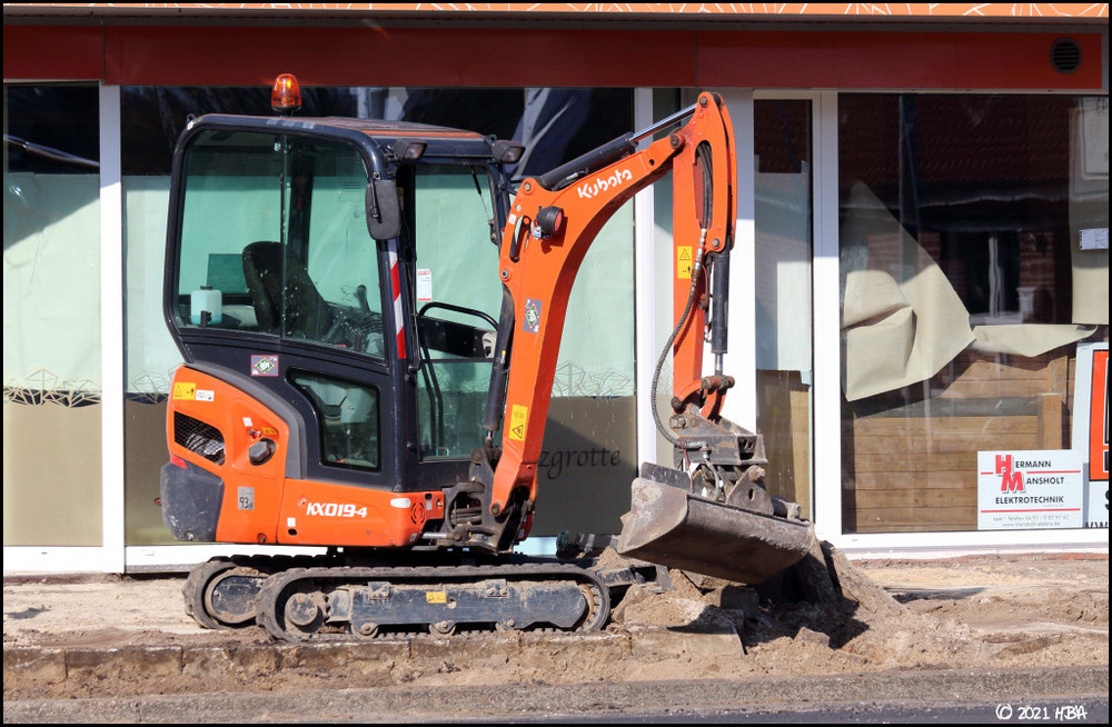 Kubota_KX019-4_HJA.thumb.jpg.ff7a6acdd813bc2131030bbf92dd0fc5.jpg