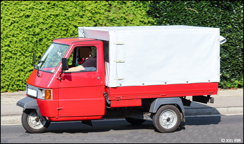 Piaggio_Ape_TM.thumb.jpg.9165c339c38614591d7b5ce0c3a24db2.jpg