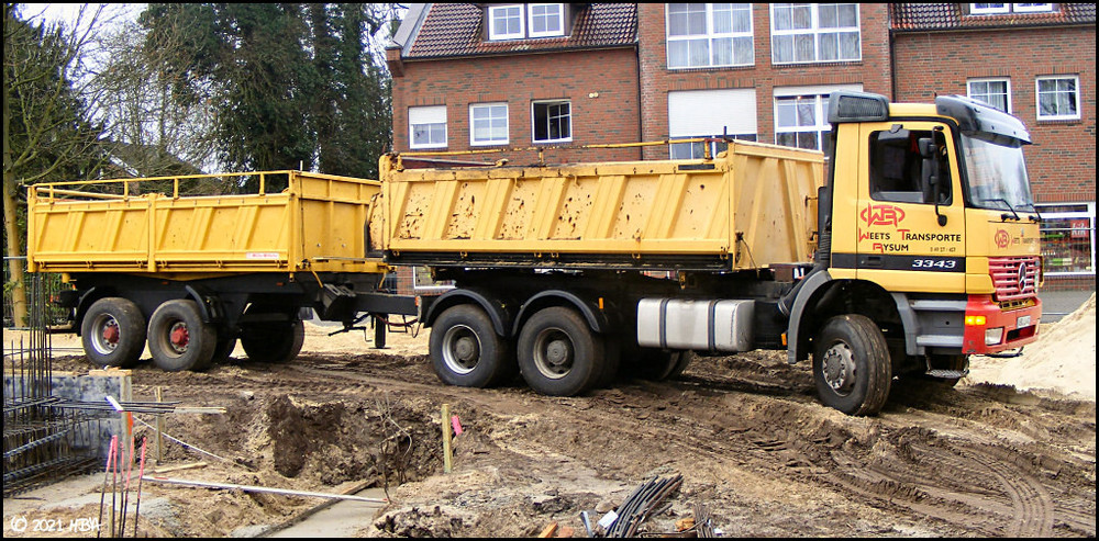 2011-Mercedes_Actros1_3343_Weets_2.thumb.jpg.88f64924ba34faebd5a8e7ba58be0c65.jpg