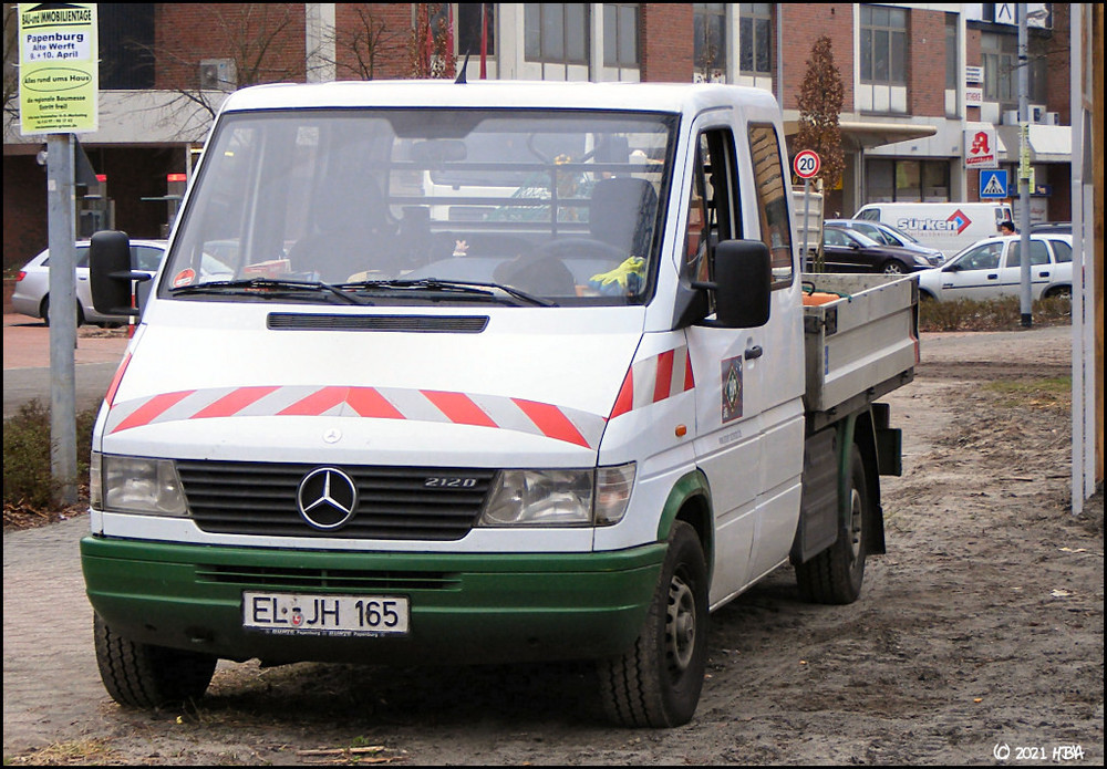 2011-Mercedes_Sprinter_212D_HJA.thumb.jpg.6709a88d7d4b4298356500dbdc2f60c0.jpg