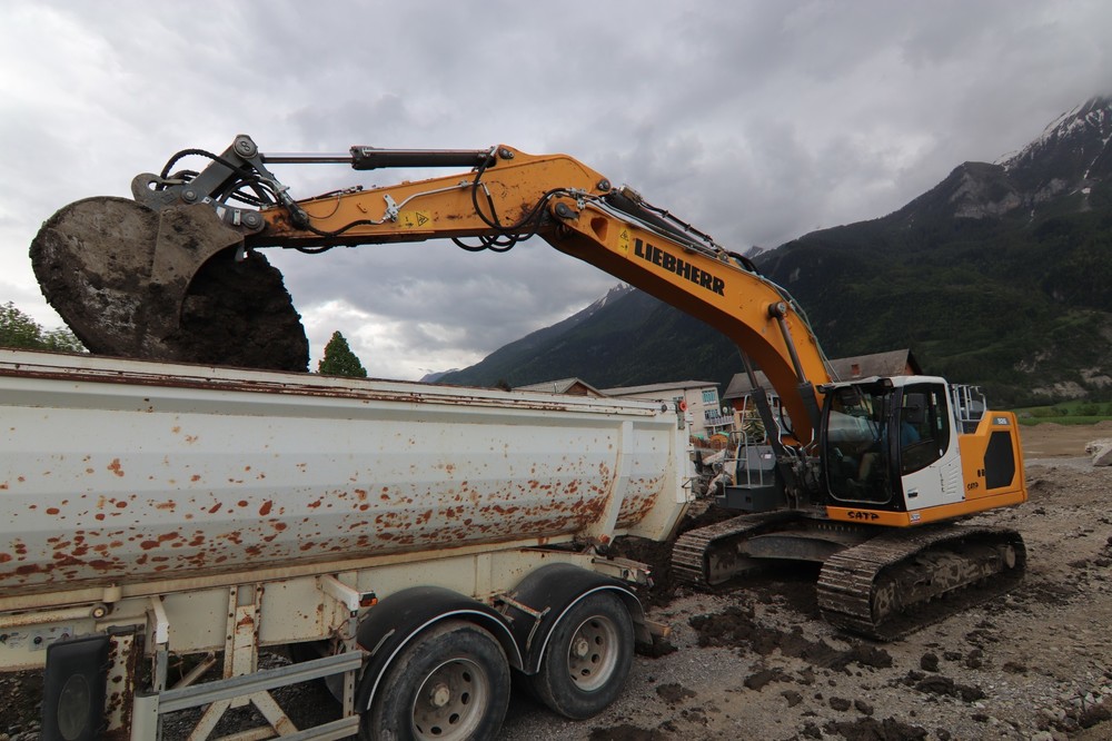 liebherr-crawler-excavator-r-926-satp-2-highres.jpg