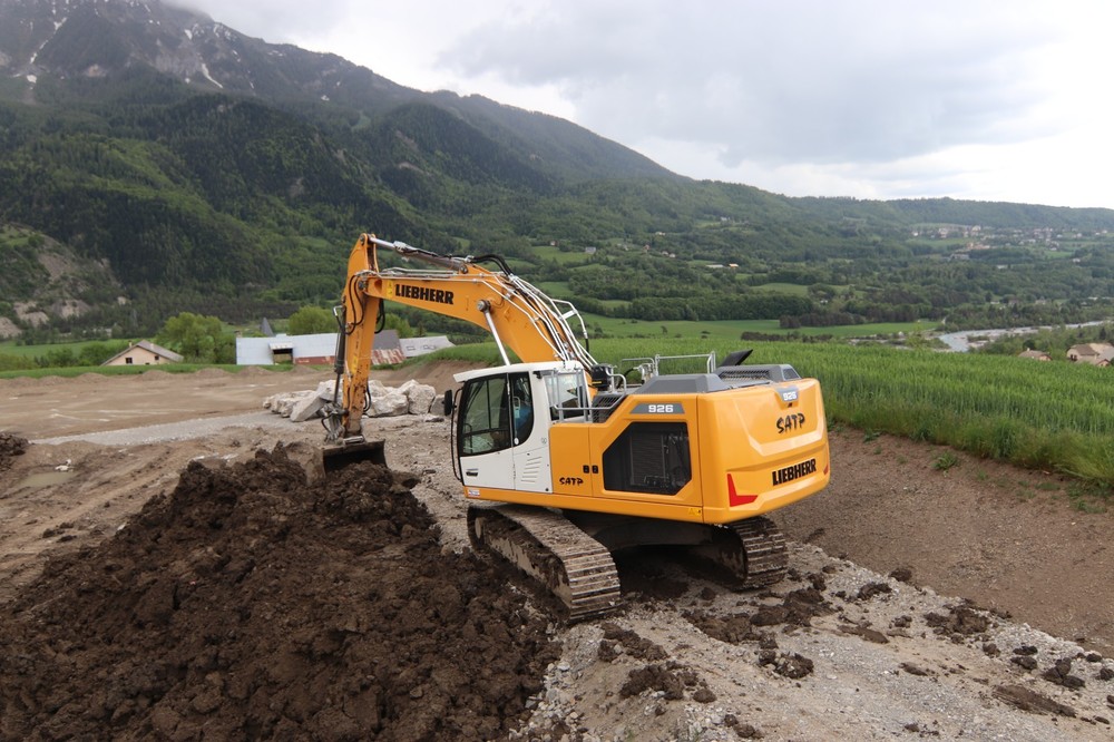 liebherr-crawler-excavator-r-926-satp-3-highres.jpg