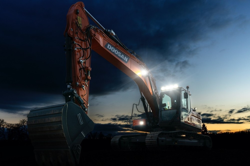 Doosan Completes DX-7 Medium-sized Excavator Launch.jpeg