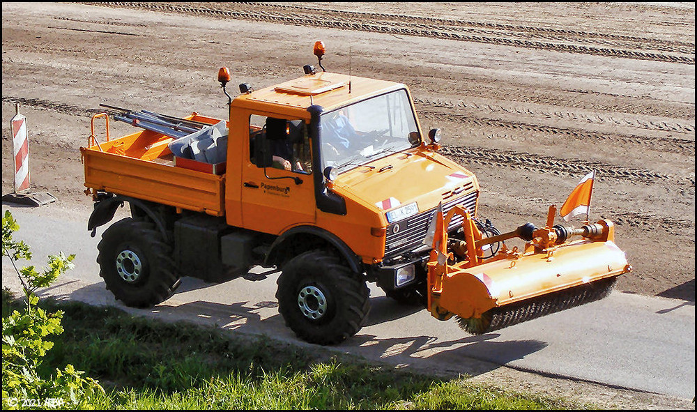 2011-Mercedes_Unimog_Stadt_Papenburg.thumb.jpg.26b83c3958f68e240bec111835fe25ab.jpg