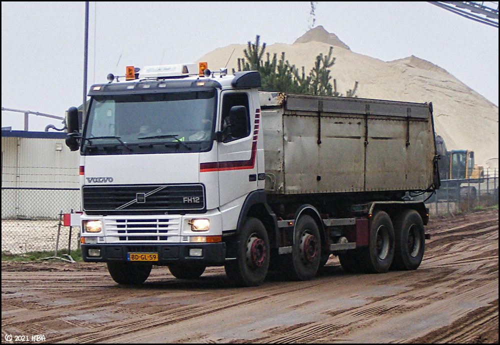 2011-Volvo_FH12_Kipper_Niederlande.thumb.jpg.28477aebbe24ea7d588b407837292fbe.jpg