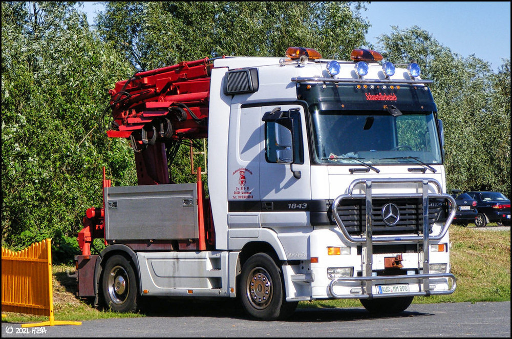 2011_Mercedes_Actros1843_1.thumb.jpg.f8b7aae904bee712578087e998ce9f23.jpg