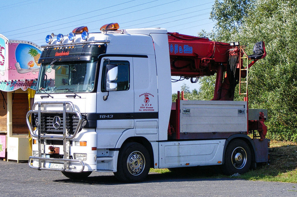 2011_Mercedes_Actros1843_2.thumb.jpg.e7edef160afb89ada1cf2cc281844d4d.jpg