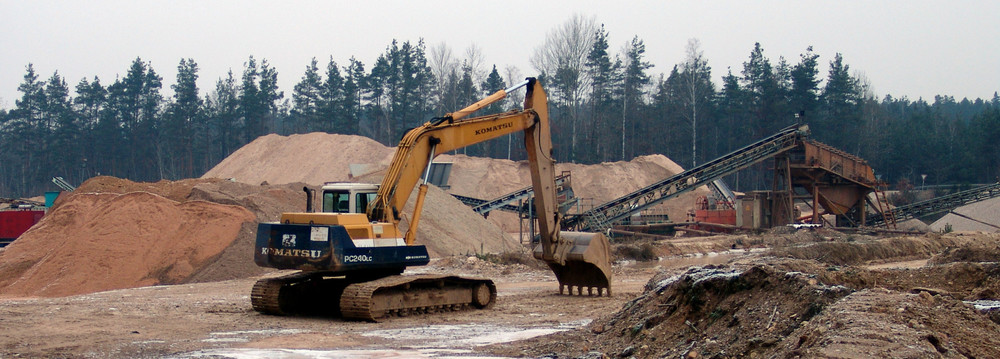 Komatsu_PC240LC_02.thumb.JPG.492d3cbbfabc24bfff30fab34a93d400.JPG