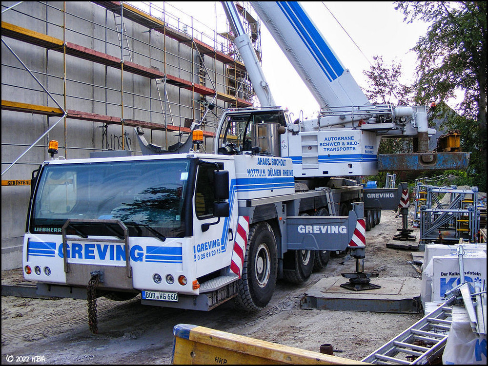 2011_Liebherr_LTM1220-5_2_Greving4.thumb.jpg.2a8cab29fdbc3dde928a339341b2b830.jpg