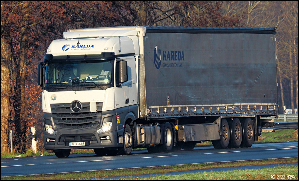 Mercedes_Actros2011_1842_Kareda_Litauen.thumb.jpg.754fc57a241d0024e0e177ab21042857.jpg