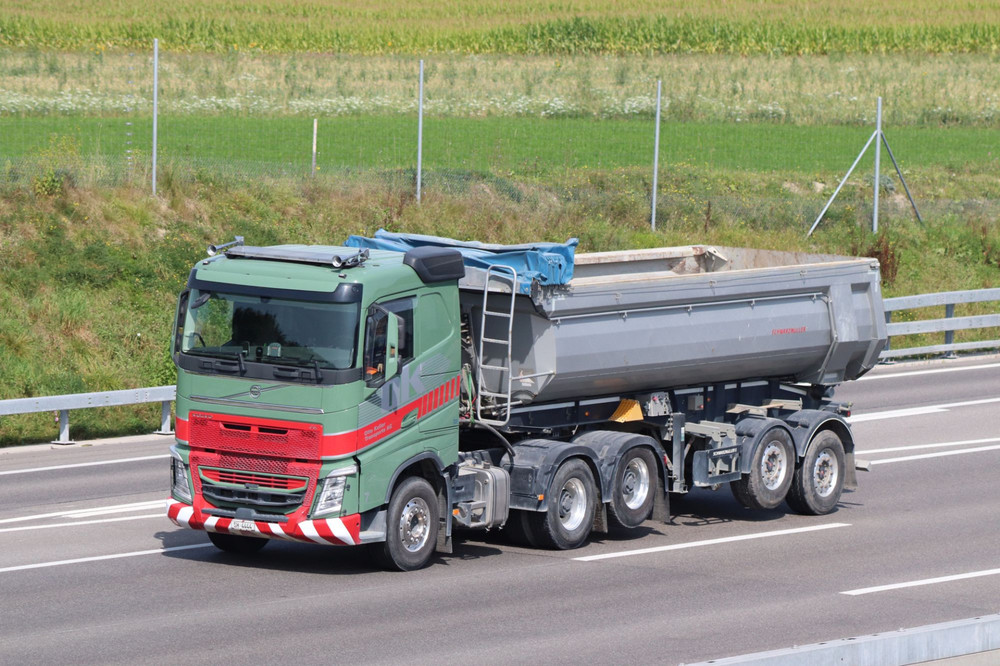 Volvo FH4 Szm 6x4+Kipper Otto Keller Transporte AG Schaffhausen.JPG