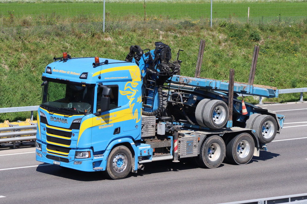 856489750_ScaniaR17650Szm6x4mitKranMartinWittwerAGTransporteWattenwil.thumb.JPG.217dabab409abc6e59ec0e1953a9d0a1.JPG