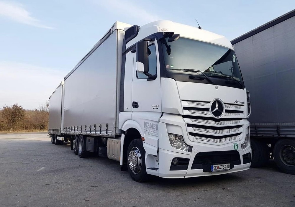 Actros-2545-Euro6.thumb.jpeg.f762019ca9ca58685d73589b5773f9ff.jpeg