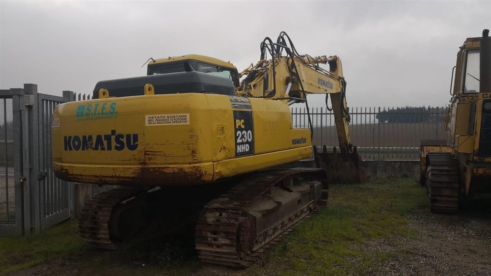 Komatsu-230.jpeg