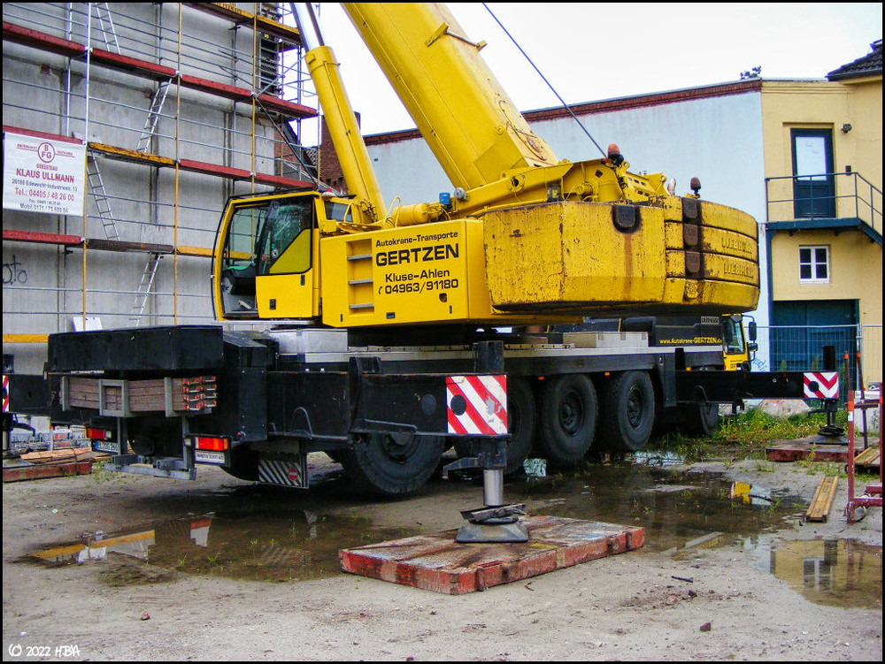 2011_Liebherr_LTM1200-1_Gertzen1.thumb.jpg.e22de6e73d862274de8ddcfeaf68c954.jpg