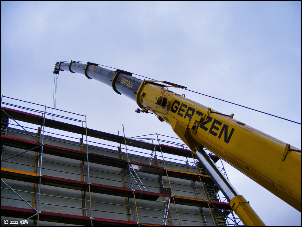 2011_Liebherr_LTM1200-1_Gertzen3.thumb.jpg.35fda24eefaee53e0e7c7b47ee4f7cde.jpg