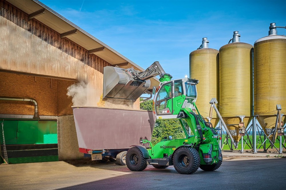 telehandler-sennebogen-340-agriculture.jpg