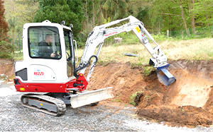 Mehr Informationen zu "Minibagger Takeuchi TB 225"