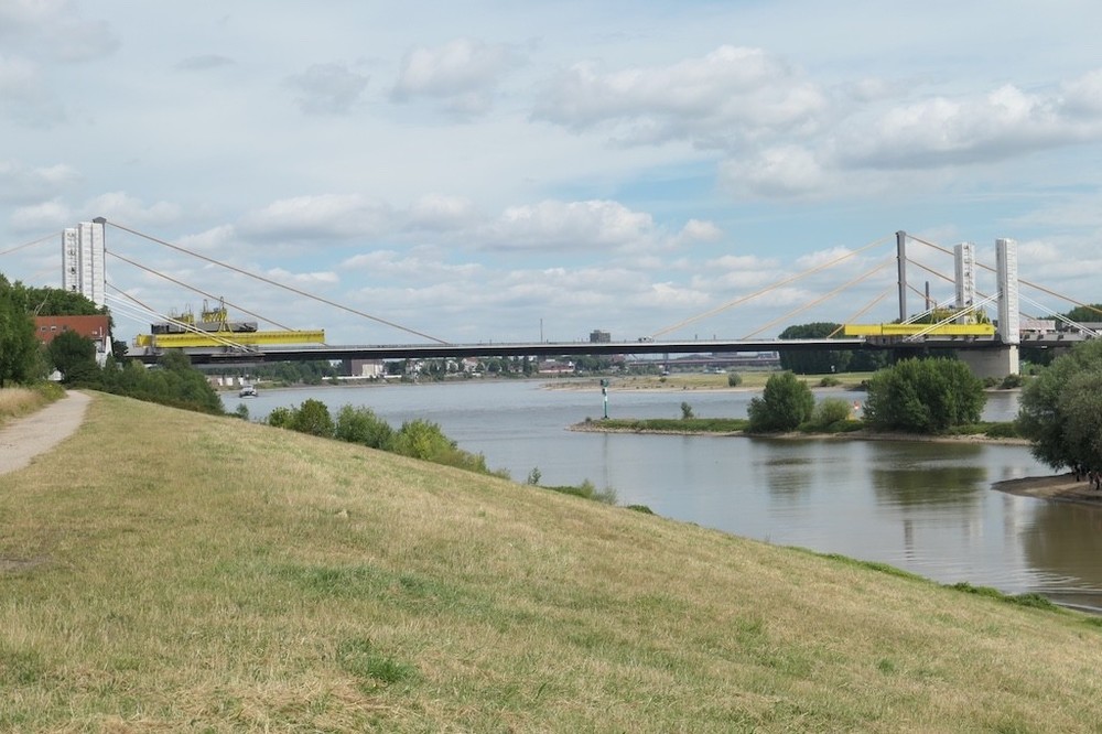 2022.06.26 - Brücke A40 (0).jpg