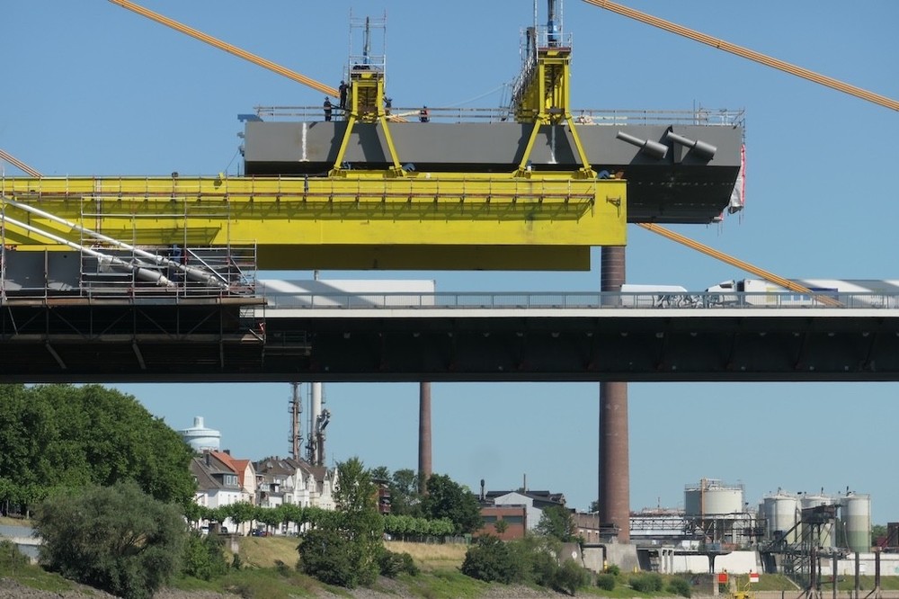 2022.06.28 - Brücke A40 (0).jpg